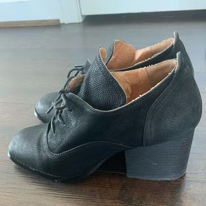 Vintage style platform shoes